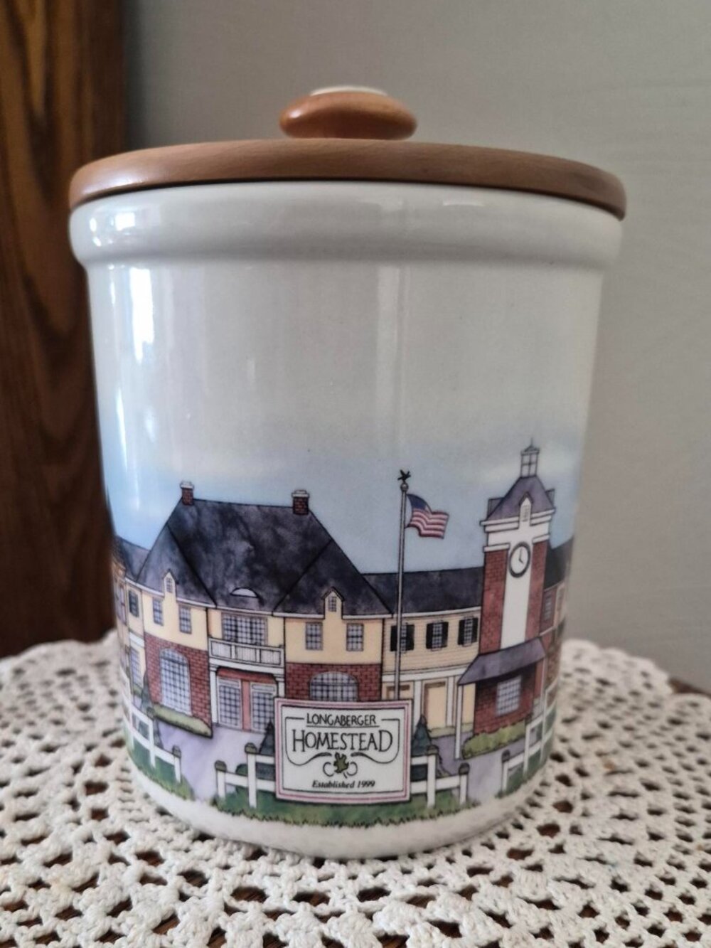 Longaberger Pottery 'Homestead' Crock with Lid